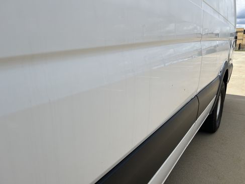 Used 2015 Mercedes-Benz Sprinter 2500 image 34