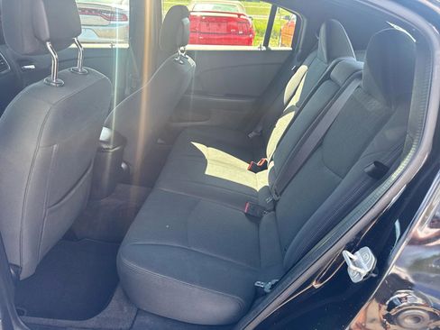 Used 2012 Chrysler 200 Touring FWD image 11