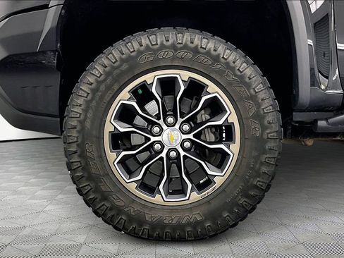 Used 2020 Chevrolet Colorado ZR2 image 9