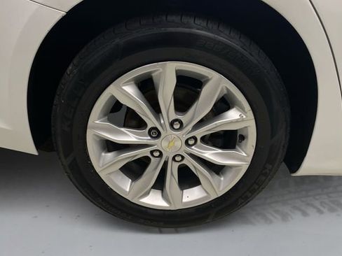 Used 2020 Chevrolet Malibu LT FWD image 15