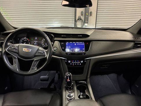 Used 2023 Cadillac XT5 Luxury FWD image 43