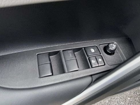 Used 2026 Toyota Corolla Cross L FWD image 14
