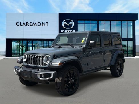 Used 2025 Jeep Wrangler Unlimited Sahara w/ Safety Group image 3