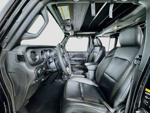 Used 2023 Jeep Wrangler Unlimited Sahara AWD/4WD image 10