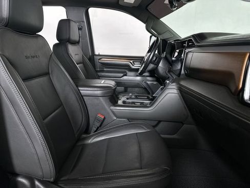 Used 2024 GMC Sierra 2500 Denali w/ Denali Reserve Package AWD/4WD image 29