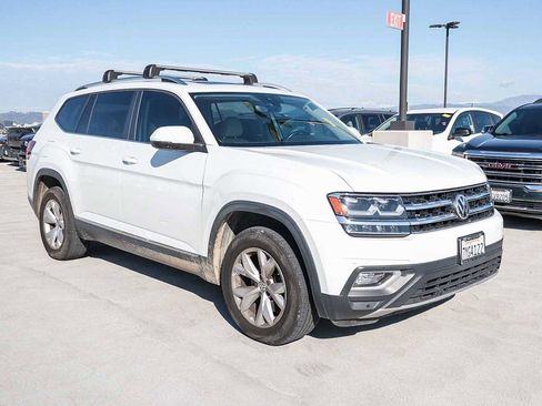 Used 2018 Volkswagen Atlas SEL image 3