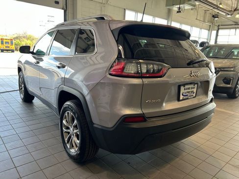 Used 2019 Jeep Cherokee Latitude Plus w/ Cold Weather Group AWD/4WD image 26