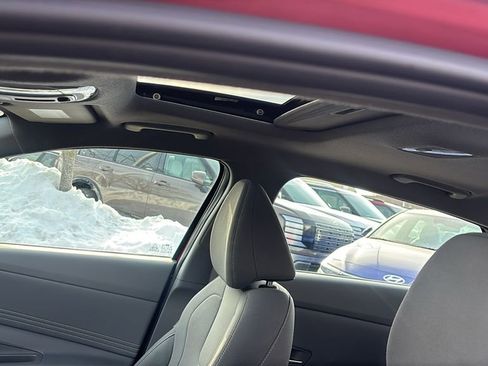 Used 2025 Hyundai Elantra SEL FWD image 25