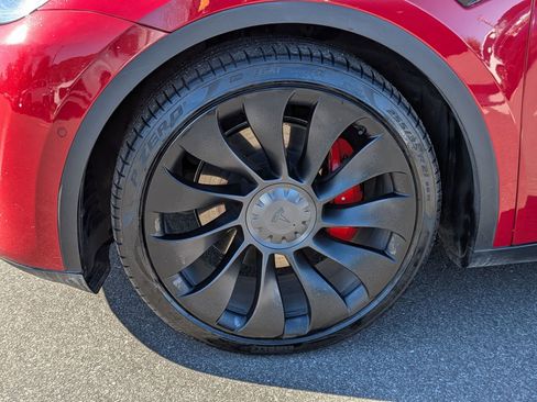 Used 2020 Tesla Model Y Long Range image 10