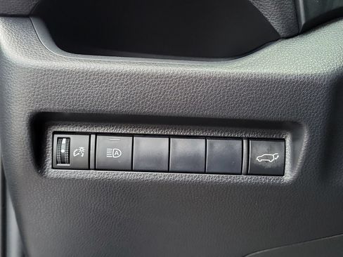 Used 2019 Toyota RAV4 XLE Premium FWD image 15