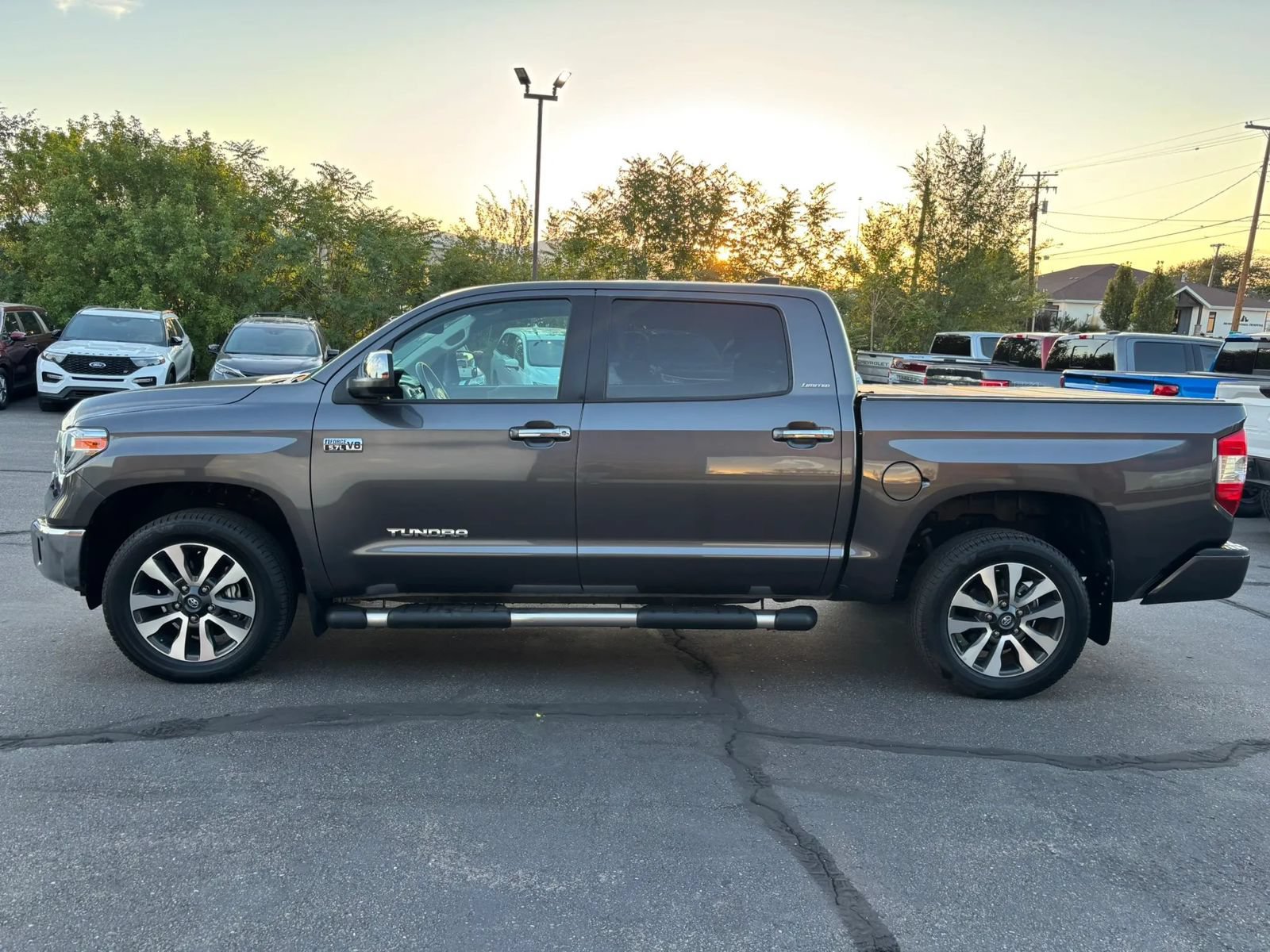 Used 2021 Toyota Tundra Limited w/ Limited Premium Package AWD/4WD image 4