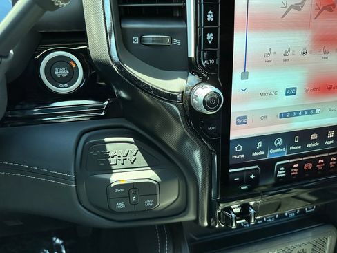 New 2026 RAM 2500 Limited AWD/4WD image 28