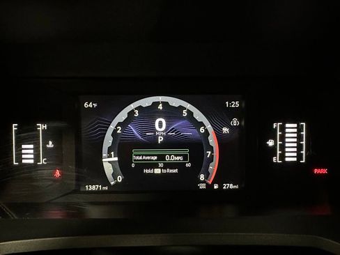 Used 2025 Toyota 4Runner SR5 AWD/4WD image 21