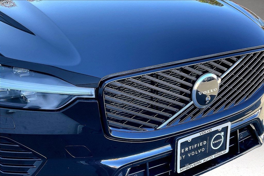 Used 2026 Volvo XC60 B5 Plus w/ Protection Package Premier AWD/4WD image 33
