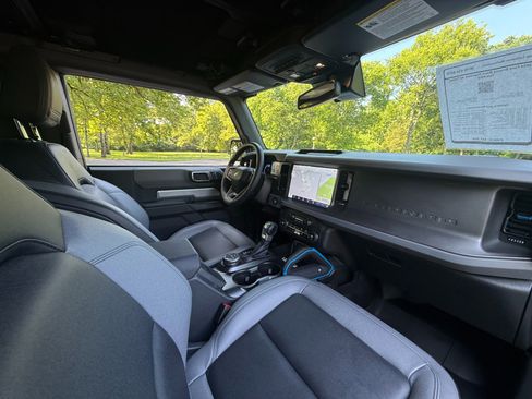 Used 2024 Ford Bronco Black Diamond image 22