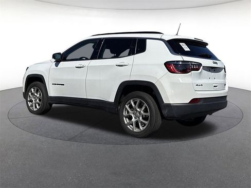 Certified 2022 Jeep Compass Latitude image 4