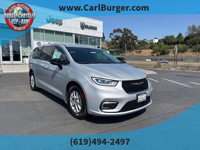 Used 2024 Chrysler Pacifica Touring-L