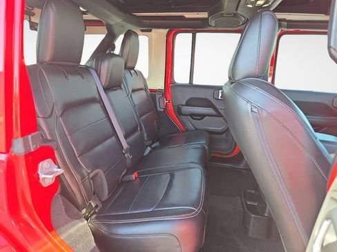 Used 2022 Jeep Wrangler Unlimited Sahara AWD/4WD image 36