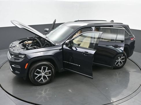 Used 2024 Jeep Grand Cherokee Limited AWD/4WD image 61