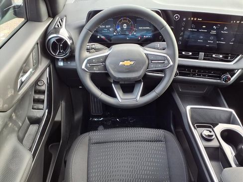 New 2026 Chevrolet Equinox LT w/ LPO, Floor Liner Package image 11