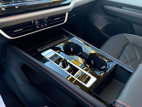 New 2026 Volkswagen Atlas Peak Edition image 25