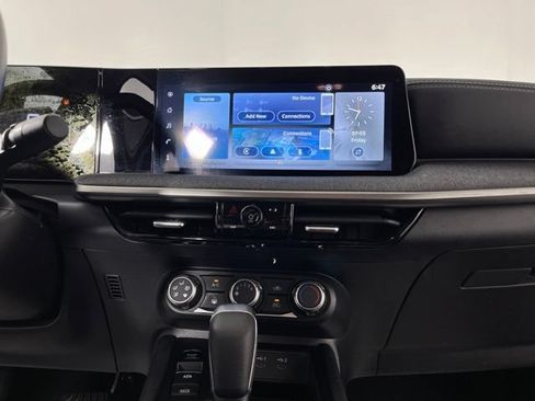 Used 2025 Nissan Kicks SV FWD image 25