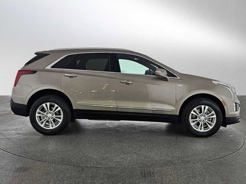Used 2023 Cadillac XT5 Luxury image 2