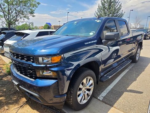 Used 2019 Chevrolet Silverado 1500 Custom w/ Custom Value Package AWD/4WD image 12