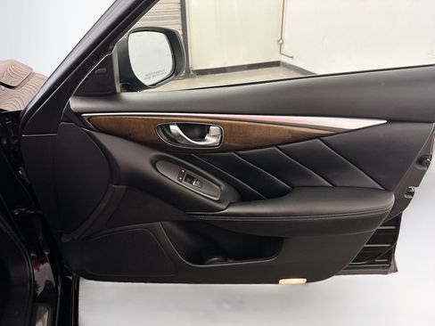 Used 2019 INFINITI Q50 Luxe w/ Essential Package (3.0T Luxe) AWD/4WD image 34