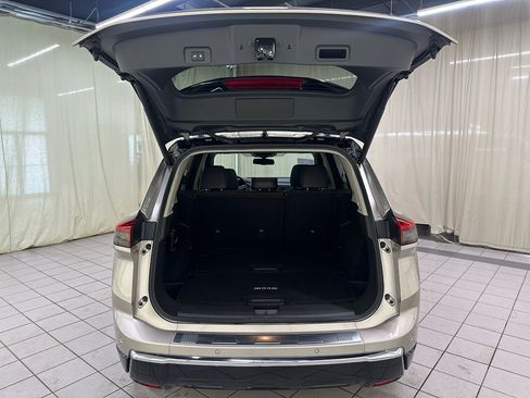 Used 2026 Nissan Rogue Platinum w/ Platinum Premium Package image 8