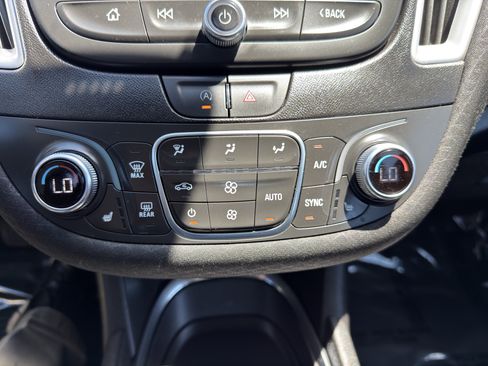 Used 2024 Chevrolet Malibu LT FWD image 29