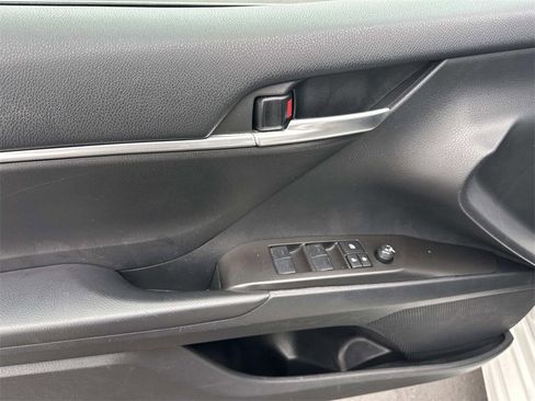 Used 2023 Toyota Camry SE image 15