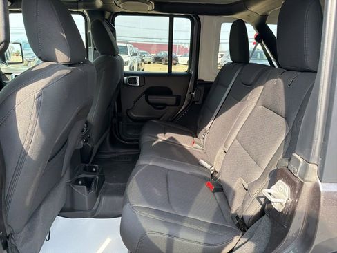Used 2022 Jeep Wrangler Unlimited Sport image 24