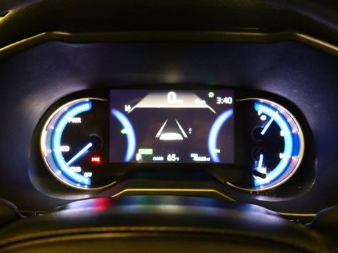 Used 2024 Toyota RAV4 LE image 13