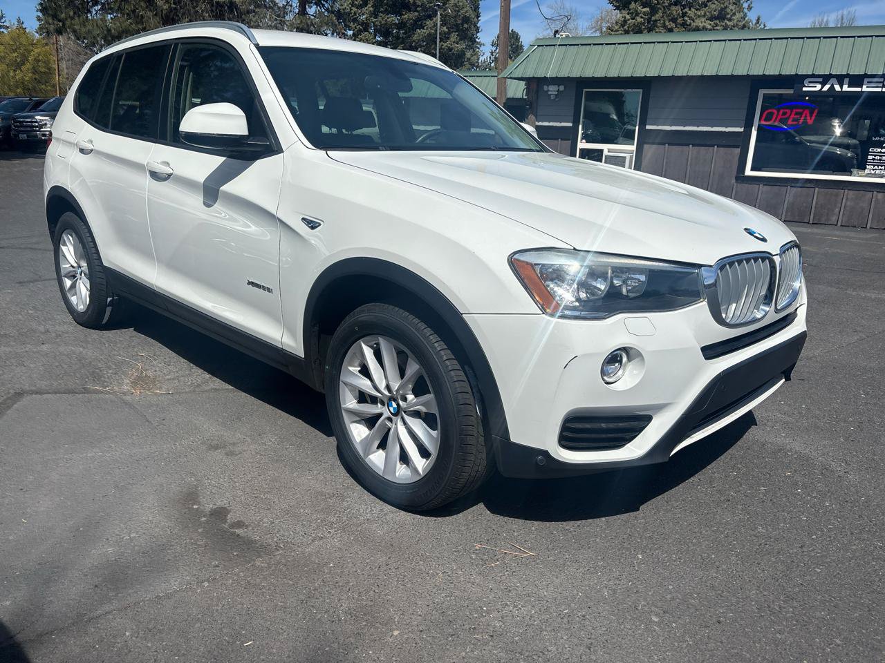 Used 2017 BMW X3 xDrive28i w/ Driving Assistance Package AWD/4WD image 7