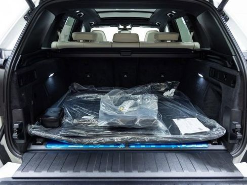 New 2026 BMW X5 xDrive50e image 13