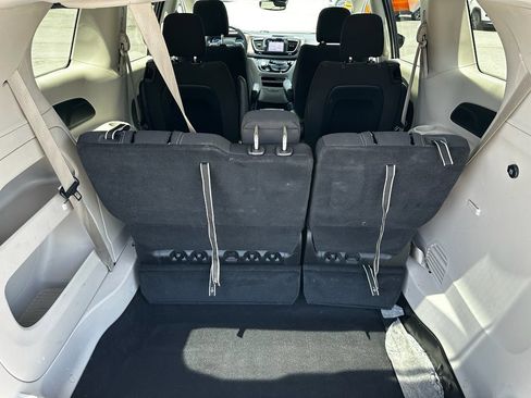 Used 2023 Chrysler Voyager LX FWD image 26