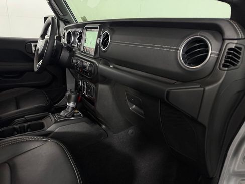 Used 2023 Jeep Wrangler Unlimited Sahara AWD/4WD image 31