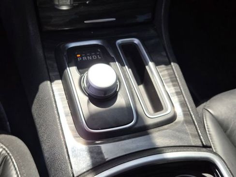 Used 2022 Chrysler 300 Touring L RWD image 23