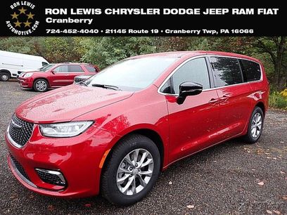 New 2026 Chrysler Pacifica Select