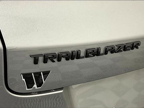 Used 2025 Chevrolet TrailBlazer RS w/ Driver Confidence Package image 23