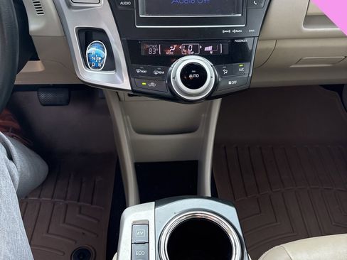 Used 2013 Toyota Prius V Five FWD image 14