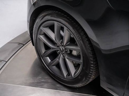 Used 2024 Land Rover Range Rover Sport SE AWD/4WD image 12