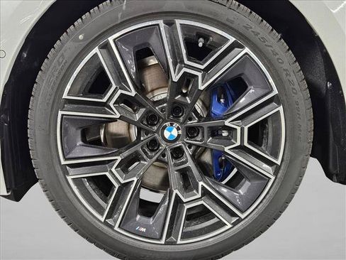 Used 2027 BMW 530i w/ M Sport Package RWD image 16