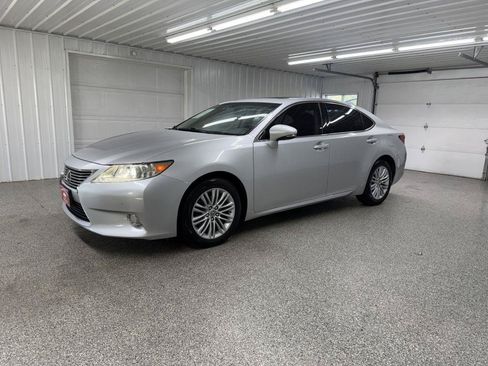 Used 2013 Lexus ES 350 w/ Luxury Pkg FWD image 3