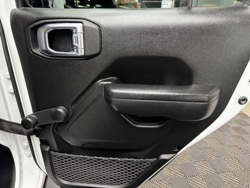 Used 2023 Jeep Wrangler Unlimited Sport image 49