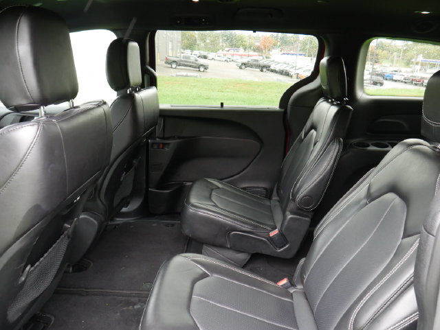 Used 2025 Chrysler Pacifica Select FWD image 24