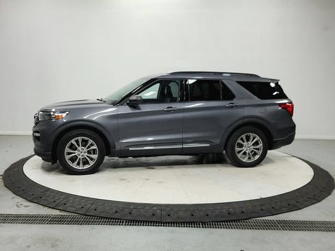 Used 2021 Ford Explorer XLT w/ Equipment Group 202A RWD image 5