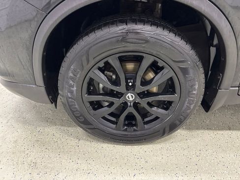 Used 2018 Nissan Rogue SV AWD/4WD image 11