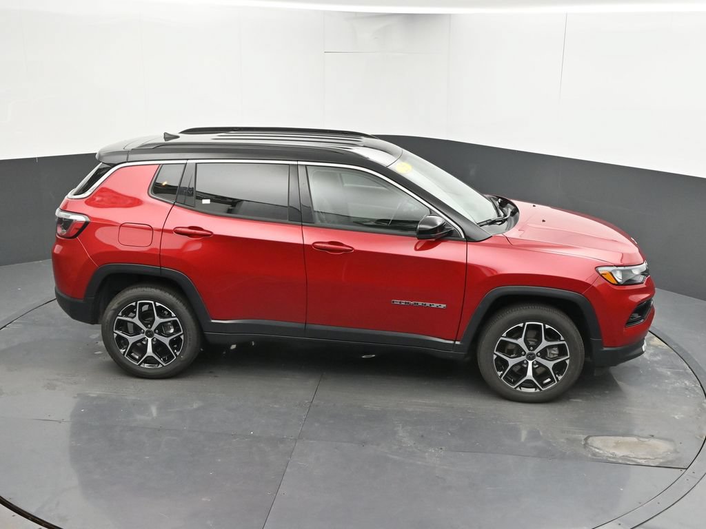 Used 2025 Jeep Compass Limited AWD/4WD image 35